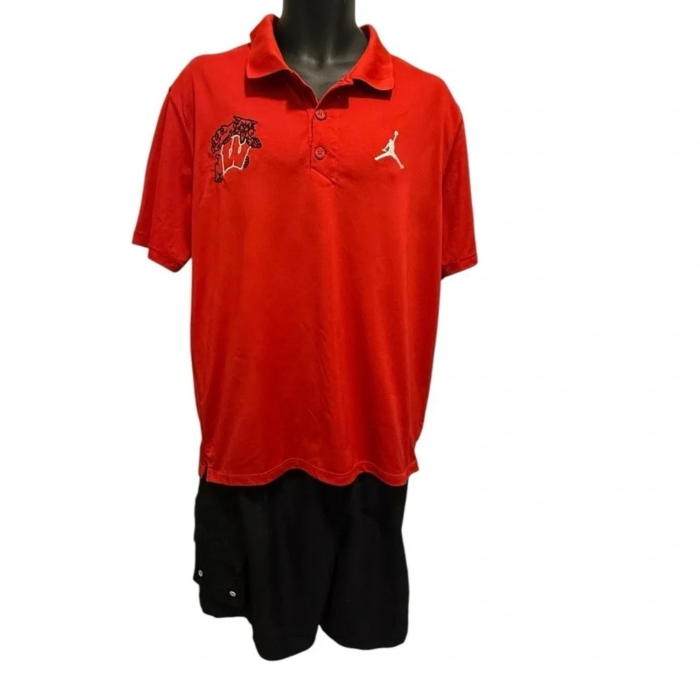 Jordan Polo Shirt Classic,with a lion and the Wisconsin logo, in new conditions